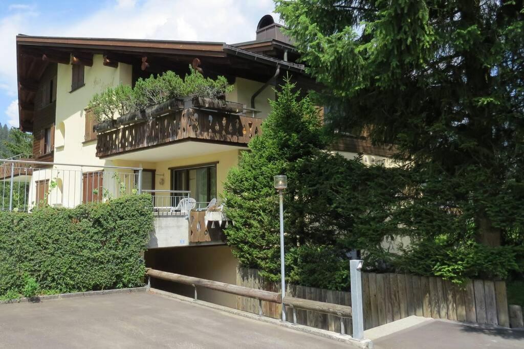 Appartement In Hus Signal Met Prachtig Uitzicht Op De Bergen Klosters Exterior foto