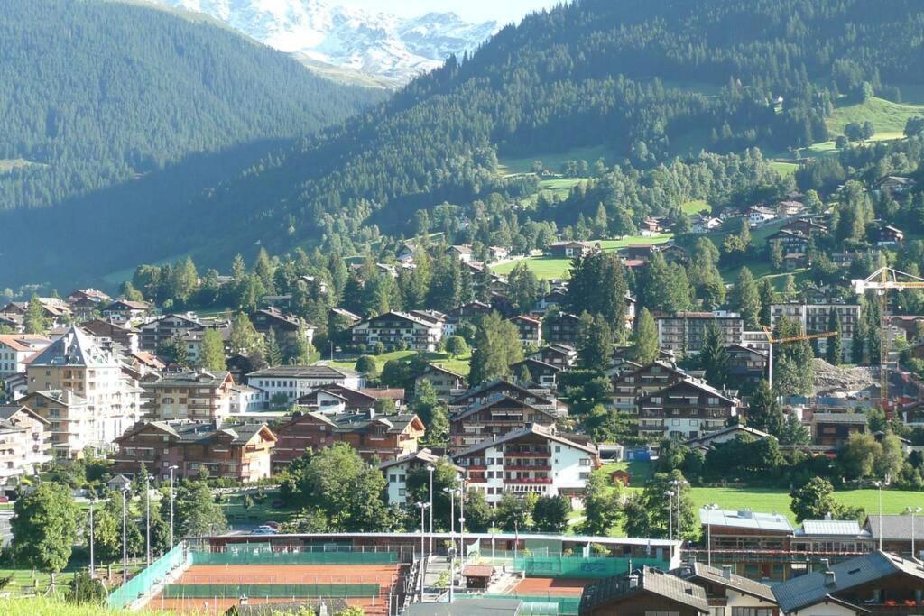 Appartement In Hus Signal Met Prachtig Uitzicht Op De Bergen Klosters Exterior foto