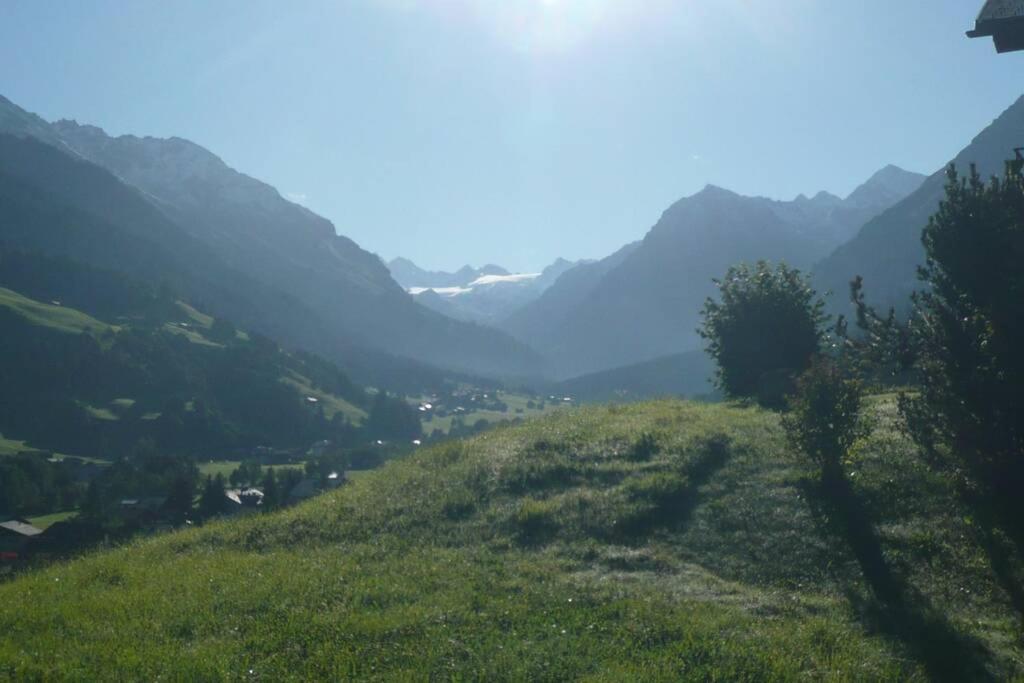 Appartement In Hus Signal Met Prachtig Uitzicht Op De Bergen Klosters Exterior foto